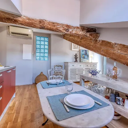 Apartmán Location In Alcove 1 Bedroom & Terrace